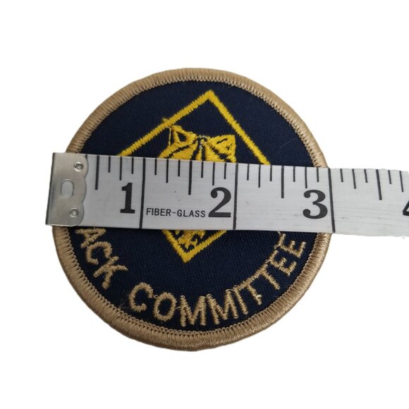 BSA Cub Scout Pack Committee 3 Inch Navy Gold Wolf Vintage Collectible Patch - Picture 3 of 3